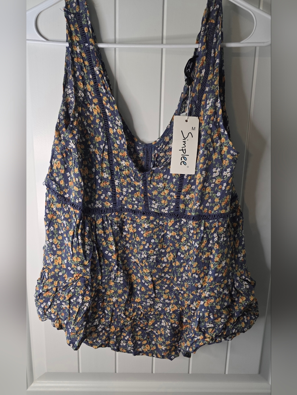 Simplee Navy Floral Sleeveless Ruffle Tank NWT Medium ❤️